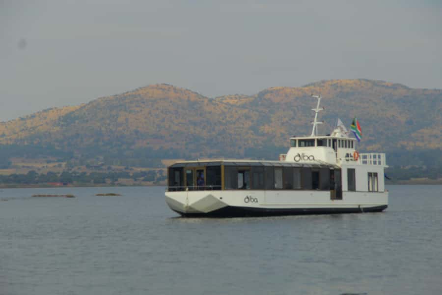 Hartbeespoort Dam: The Luxury Alba Boat Cruise with Food - First You Arrive, Then You’re Relaxing