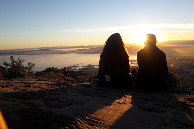 Hiking Lion's Head for sunrise, coffee & hotel Pick-up & Drop off - Twilight loop and the path split: a calm moment before the steep bit