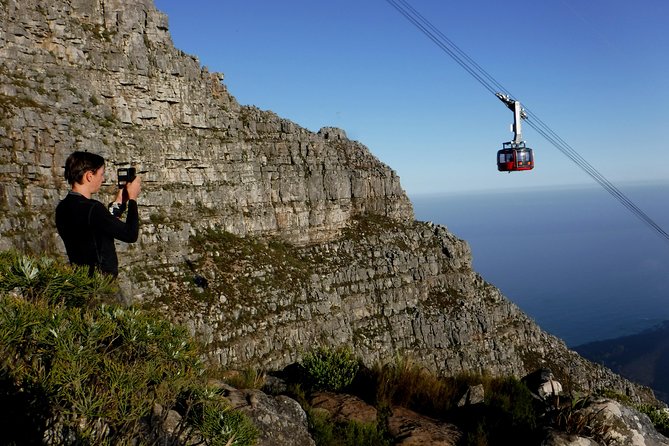 Hiking Table Mountain via India Venster Morning Hike - Scrambling Reality Check, and Why the Guide Matters