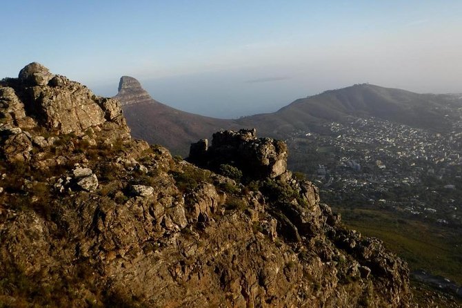 Hiking Table Mountain via India Venster Morning Hike - Camps Bay Views, Wind, and Timing on a Morning Route