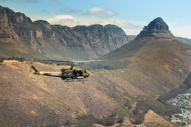 Huey Army Helicopter Adventure Flight in Cape Town - Sport Helicopters Cape Town prep: safety briefing, seating, and packing
