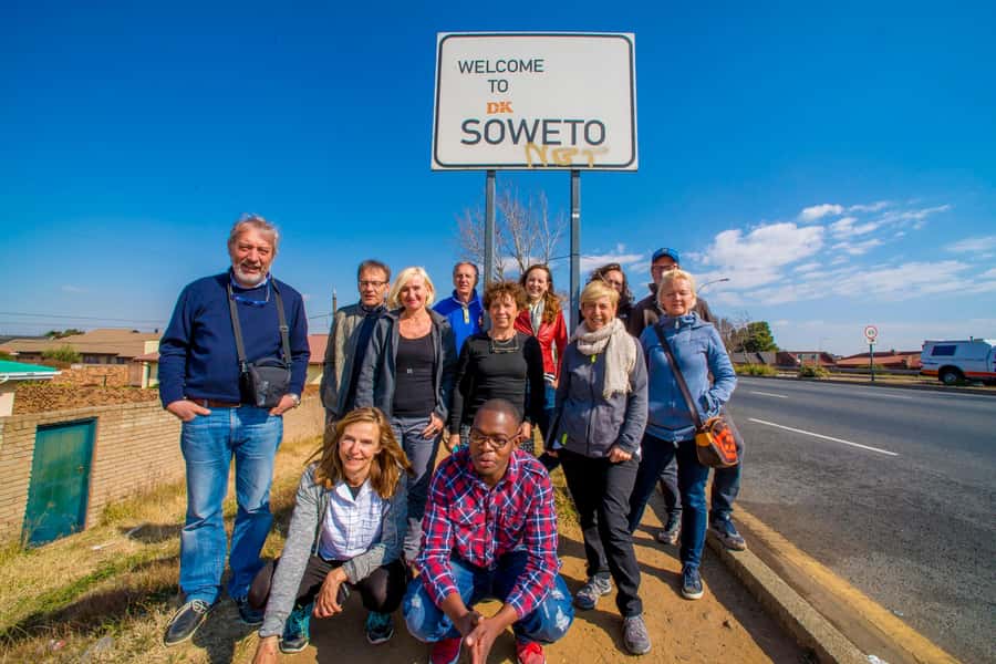 Jo'berg in 1 Day: Soweto, Apartheid Museum & City Tour - Johannesburg to Soweto: From Stadium Ceremonies to Township Streets