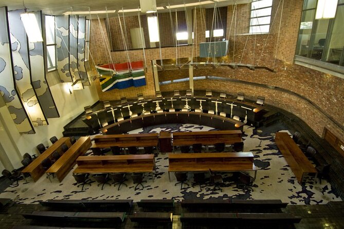 Johannesburg and Soweto Private Guided Tour with Shebeen Lunch. - Houghton Estate and the Rand ridge, Johannesburg through wealth and geography