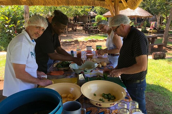Johannesburg and Soweto Tour in French - Pickup, timing, and how to pace 7 to 8 hours