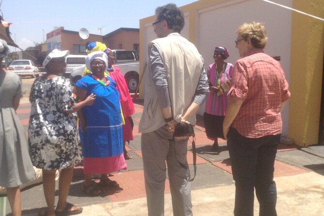Johannesburg and Soweto Tour in French - Mandela House on Vilakazi Street: more than a photo stop