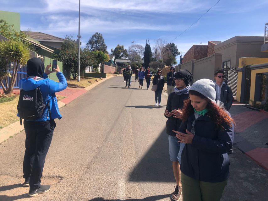 Johannesburg City Walking Excursion - Carlton Centre and ABSA gallery, scale plus African art exhibitions