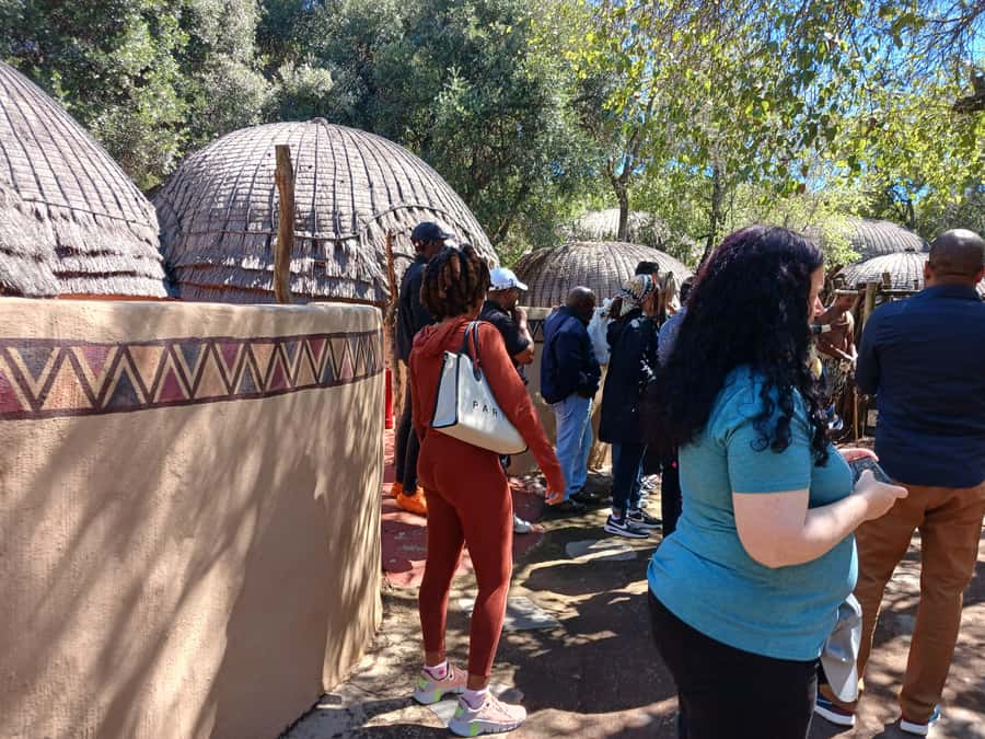 Johannesburg: Lesedi Cultural Village Show with Pickup - Entering Lesedi Cultural Village: What the 5-Hour Experience Feels Like