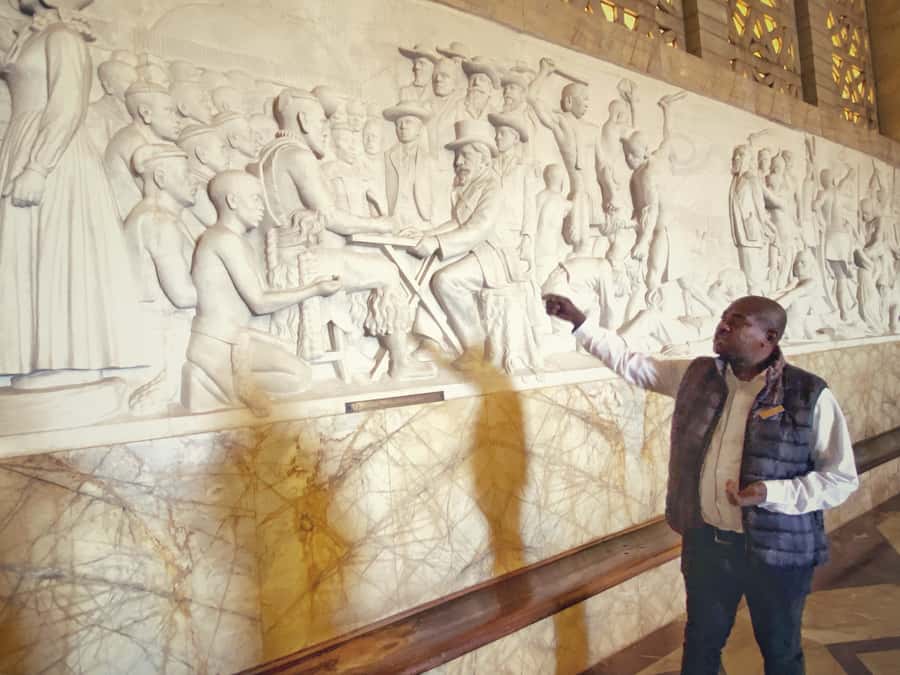 Johannesburg: Pretoria and Cullinan Diamond Mine Tour - Guide quality is the difference between good and great