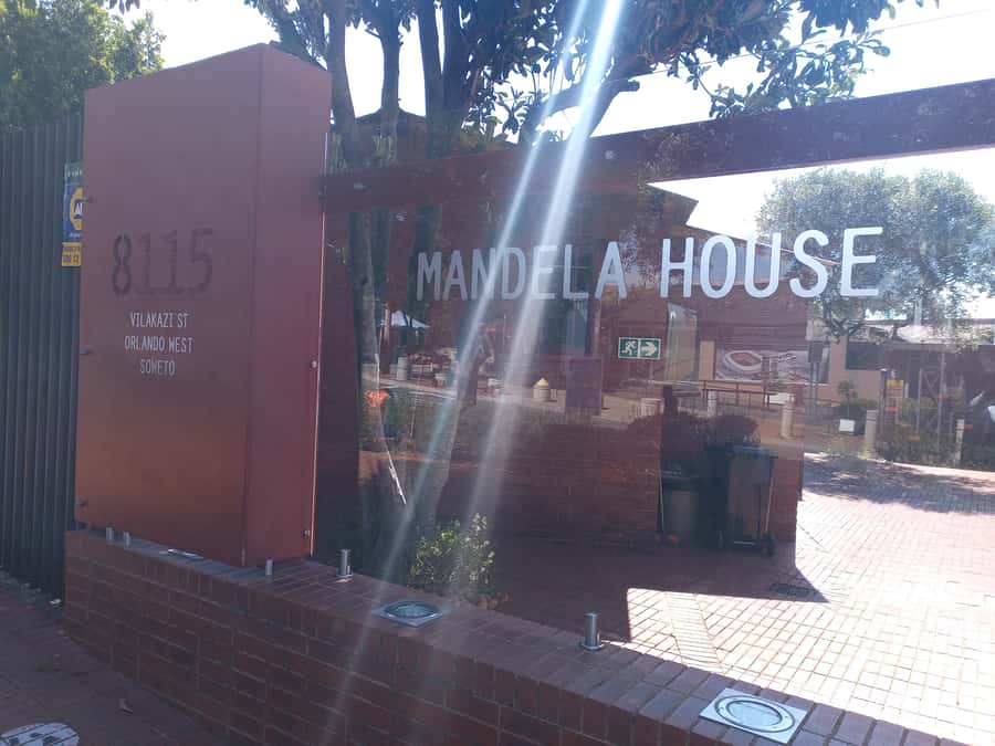 Johannesburg: Soweto History Tour with Hotel Pickup - Lunch in Soweto: Samkunzi or Chap Pozi, and what to expect
