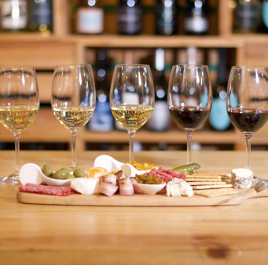 Johannesburg: Wine Tasting - The tasting flow: 5 wines, then pairing with charcuterie and cheese