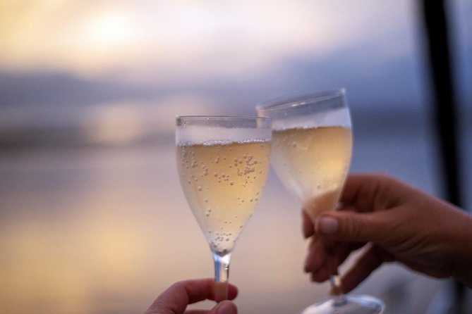 Knysna Sunset Sailing Cruise, Light Dinner & Bubbly - Where you meet and what the first 15 minutes feel like
