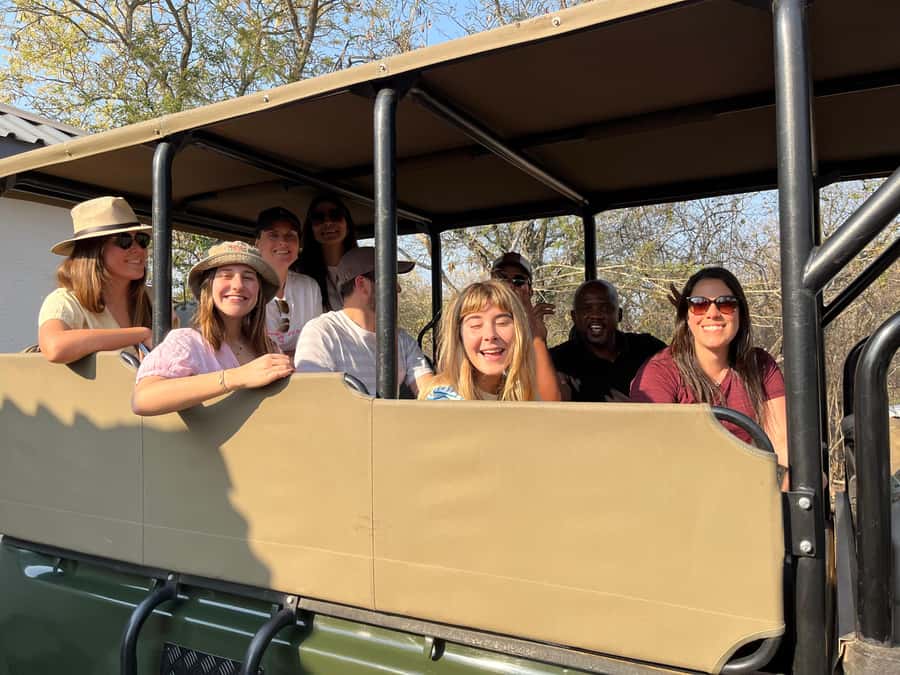 Kruger Morning Game Drive from Marloth Park & Komatipoort - Guide quality, English guiding, and what to listen for