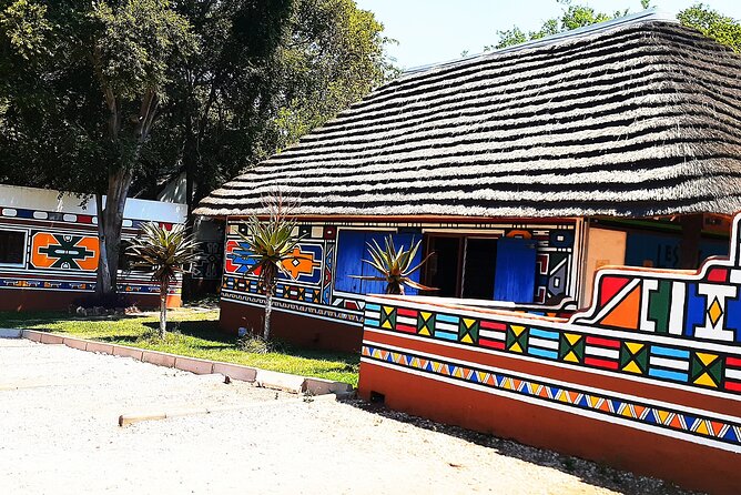 Lesedi cultural village tour - Vehicle comfort, Wi-Fi, and bottled water, the underrated perks