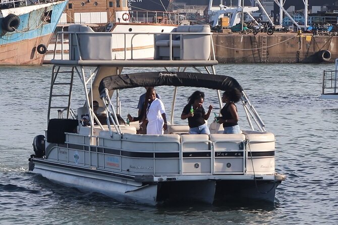 Luxury Harbour Ocean Boat Cruise - What You Actually See: Yachts, Container Ships, and Port Operations