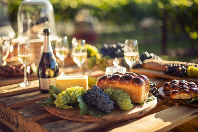 Luxury Wine Tour with Lunch - Lunch and extra wine: how the included meal really works