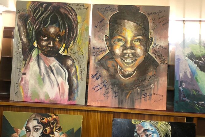 (Meet the Artist)Art Gallery & Street Art tour with lunch - Living Artists Emporium: where careers start in Joburg