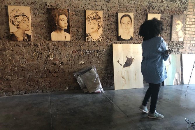 (Meet the Artist)Art Gallery & Street Art tour with lunch - Ellis House of Art: a residency where artists work, not just display