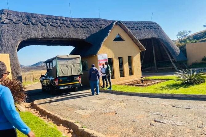 Mozambique Full Day Tour - Private air-conditioned transport with Wi-Fi, and why it matters