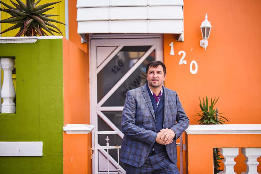 Photoshoot Session: Cape Town Bo-Kaap! - How the Photographer Gets Your Poses to Look Natural