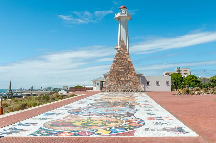 Port Elizabeth: 4x4 Wildlife Safari & City Sightseeing Tour - Donkin Reserve and the 1820 Settlers Pyramid: landmark photos with meaning