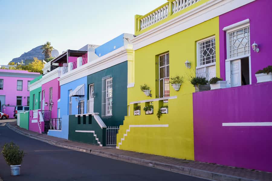 Pre-Booked: Robben Island, Bo-kaap & Table Mountain Tour - One-Day Cape Town route that ties identity to real places