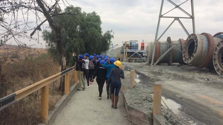 Pretoria: Cullinan Surface Diamond Mine Walking Tour - Diamond shop time: a souvenir stop with real choices