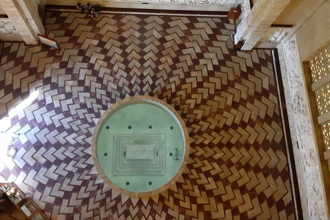 Pretoria Tour - Voortrekker Monument: reading the story in granite