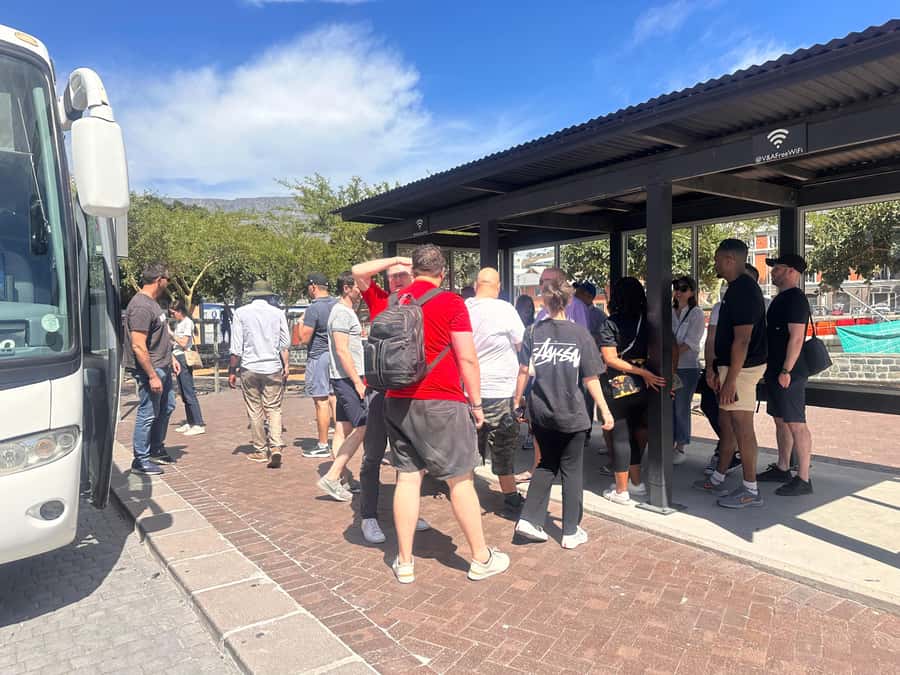 Private Full Day Tour to Robben Island and Table Mountain - Service you can count on, including smooth handling when things break