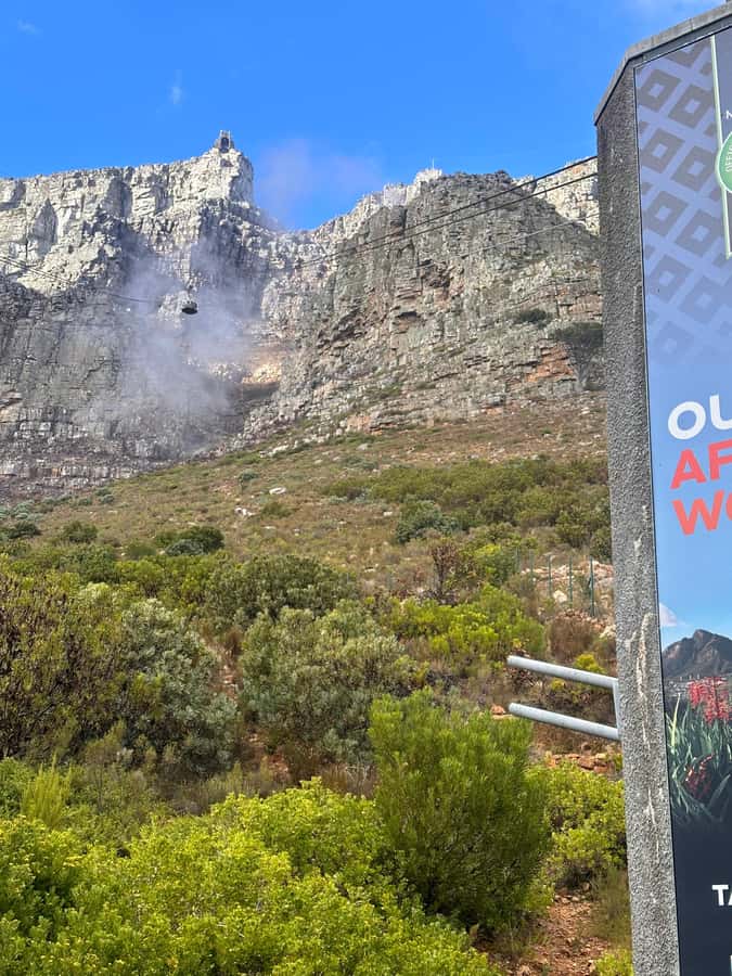 Private Full Day Tour to Robben Island and Table Mountain - Bo-Kaap: the color break between history and viewpoints