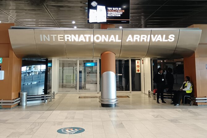 Private Group 4-13 passengers Cape Town Airport Transfers - The 13-Seater Luxury Minivan and Luggage Reality