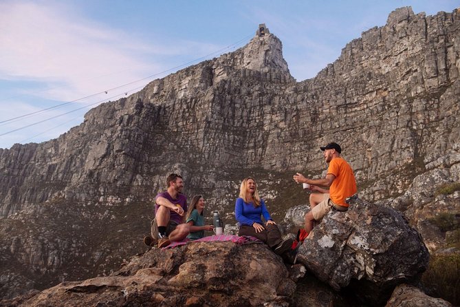 Private Hiking Tour of Table Mountain - The plateau paths: when walking becomes sightseeing you can feel