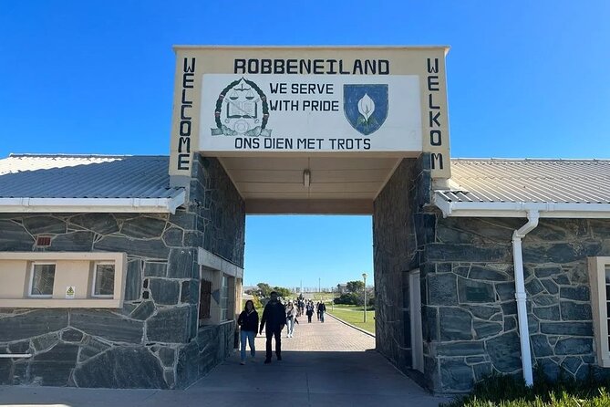 Robben Island, Kirstenbosch wine tasting Tour - Who should book this Robben Island plus Kirstenbosch day
