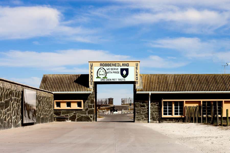 ROBBEN ISLAND MUSEUM TOUR, WITH OPTIONAL LAST MINUTE TICKETS - Group size, guide style, and what to expect from a former prisoner