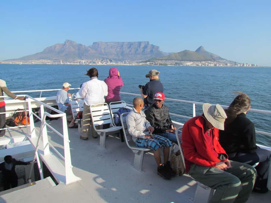 ROBBEN ISLAND MUSEUM TOUR, WITH OPTIONAL LAST MINUTE TICKETS - Getting to the ferry: where timing and the Clock Tower matter