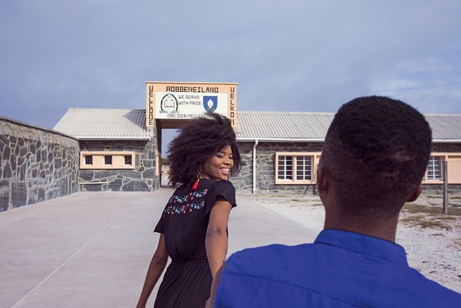 Robben Island, Table Mountain and Cape Town City Private Day Tour - Back at the waterfront: lunch options and a smooth handoff