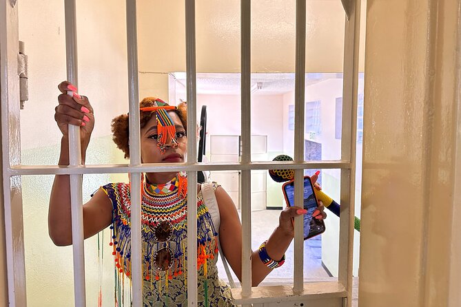 Robben Island & Table Mountain Pre Booked Tickets With Hotel Pick Up & Drop Off - Bo-Kaap: Quick Color, Real Character