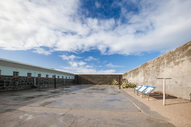 Robben Island Tour - Hotel Pick-Ups & stops at interesting places pre/post tour - The small city stops: Sea Point and Cape Town Central, quick context adds up