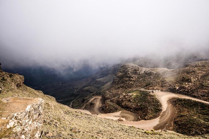 Sani Pass Tour into Lesotho from Underberg and Himeville - The 9:00 am Start: From Himeville’s Sani Road Up Through Drakensberg Country