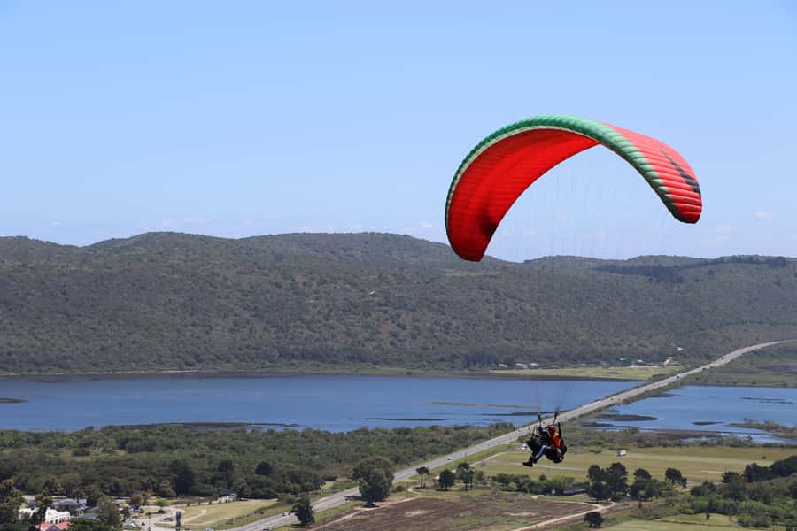 Sedgefield: Standard Tandem Paragliding Flight - Safety, Pilot Skill, and Why the Tandem Model Works