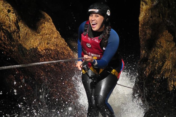 Short Canyoning Trip in The Crags - Swimming pools, hiking sections, and the confluence choice