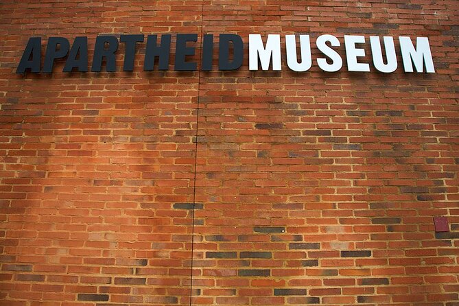 Soweto & Apartheid Museum - From Chris Hani Baragwanath Hospital to Maponya Mall: daily life and public spaces