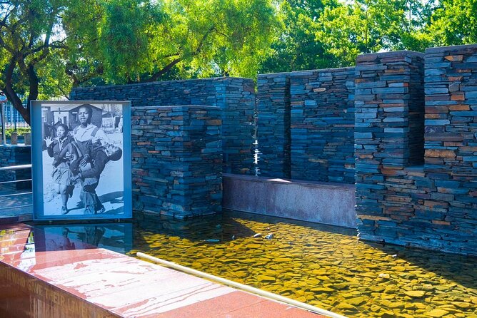 Soweto guided tour(Half day) - The Mandela sites: Mandela House and the area around it