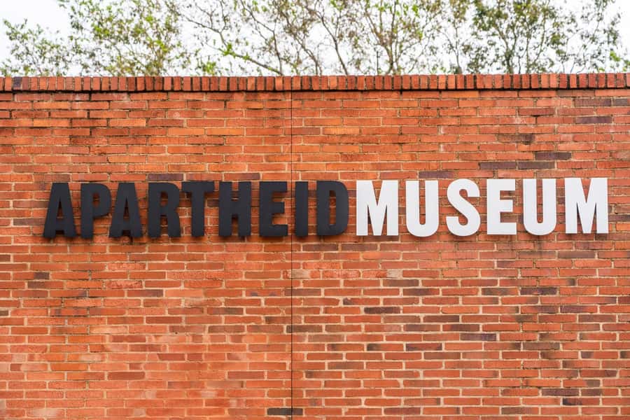 Soweto: Hop-On Hop-Off Bus, City Tour and Apartheid Museum - A one-day plan that links Soweto street life with Johannesburg landmarks
