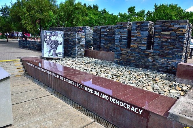 Soweto Lunch & Apartheid Museum Full Day Tour - Apartheid Museum stop: what you get, and why Thursday to Sunday matters