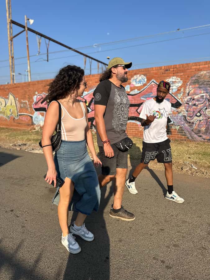 Soweto: Sip & Paint Walking Tour & Take Home a Canvas - Timing, meeting point, and what to bring so you do not suffer