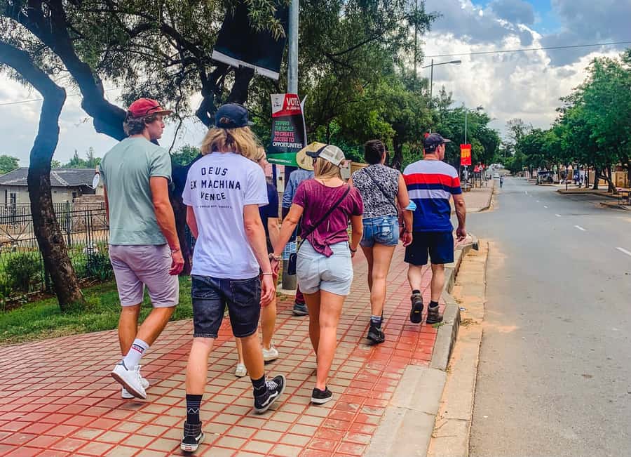 Soweto: Walking Tour with a Local Guide and Lunch - Lunch on Vilakazi Street: A Local Bite That Keeps the Tour Human
