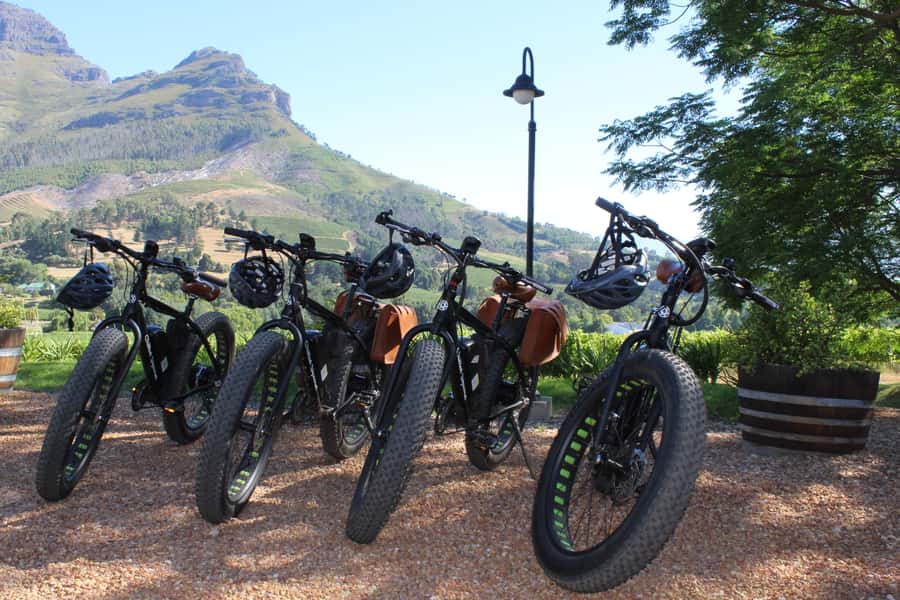 Stellenbosch: Countryside Banhoek valley E-Bike Wine Tour - Banhoek Valley by e-bike: the easy way to see wine country roads
