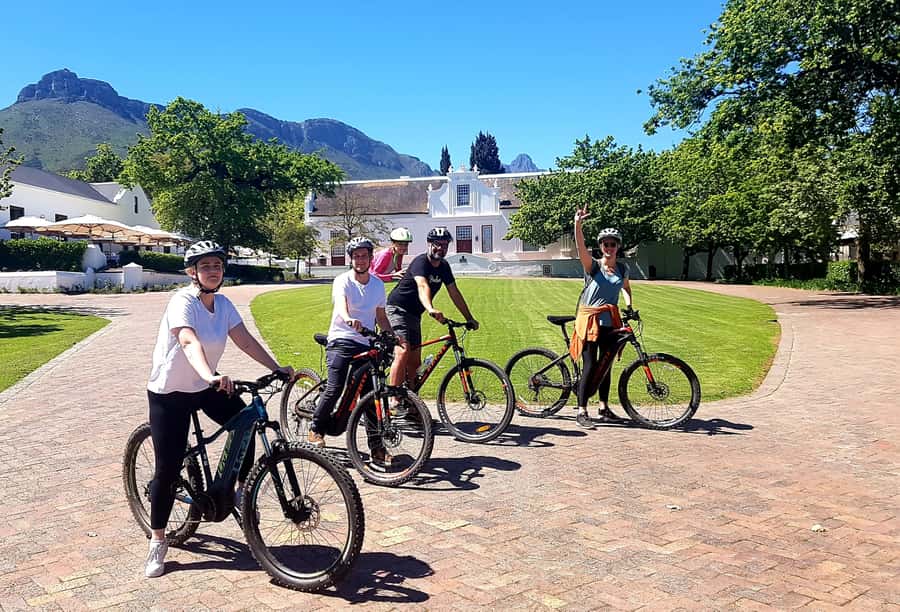 Stellenbosch: Historical Bike Tour & Wine Tasting - Stellenbosch Town sights and the university ride-back