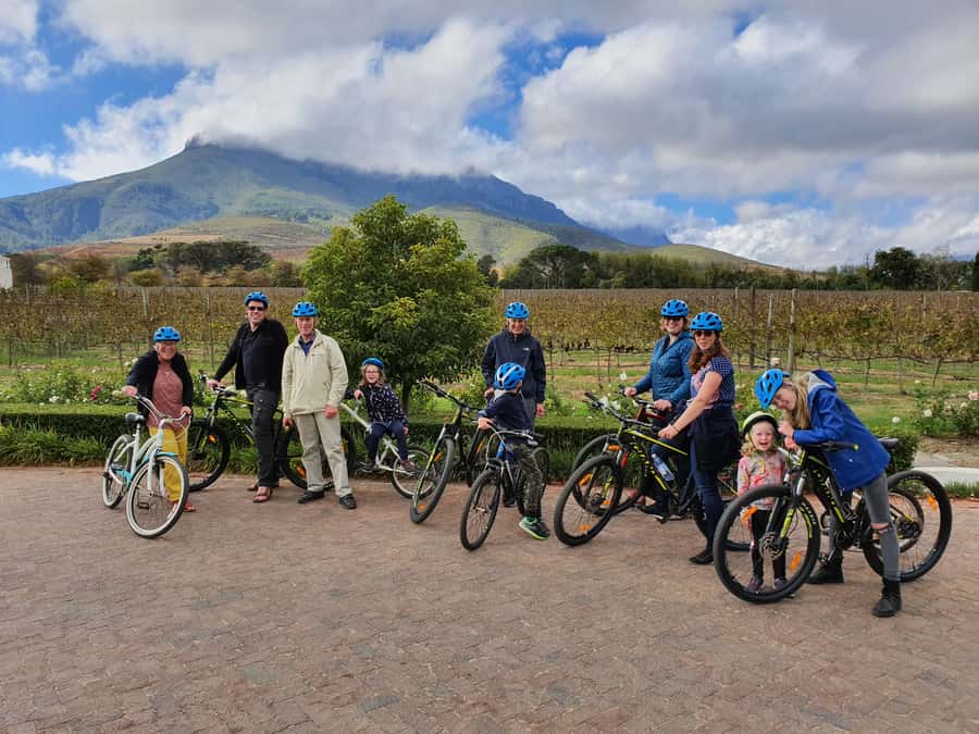 Stellenbosch: Historical Bike Tour & Wine Tasting - Where you meet, what you pick up, and how the day starts