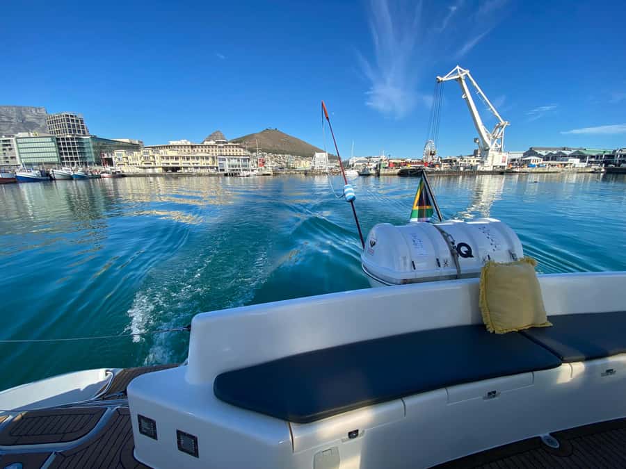 Sunset Cruise with Cape Town Cruises - Weather reality: yes, it can get cold
